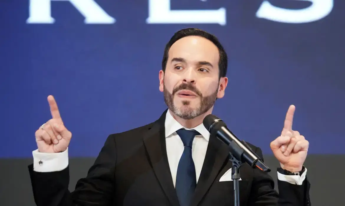 Governo Espriella encerra jornalismo da mídia pública da Colômbia