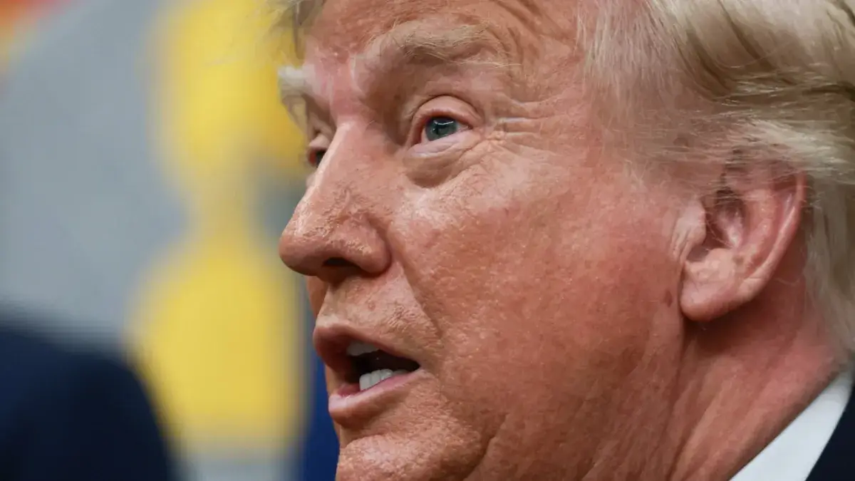 Chatbot governamental lançado por Trump desmente o próprio presidente dos EUA