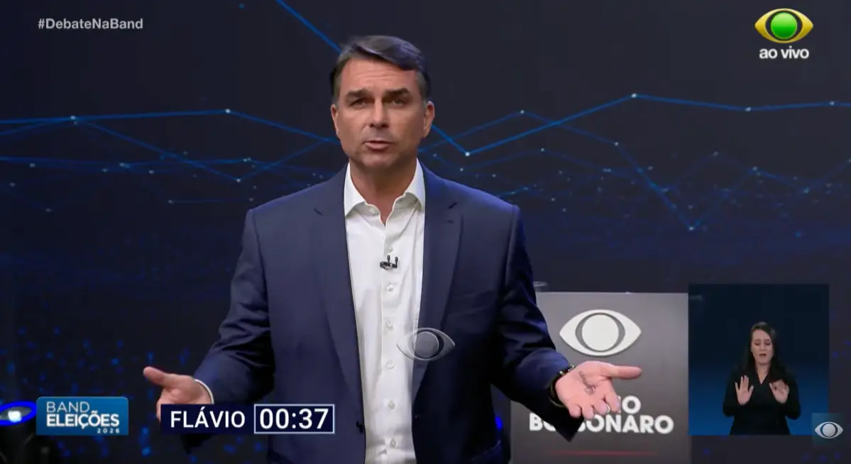 Por que Flávio Bolsonaro não respondeu sobre Milei no debate da Band