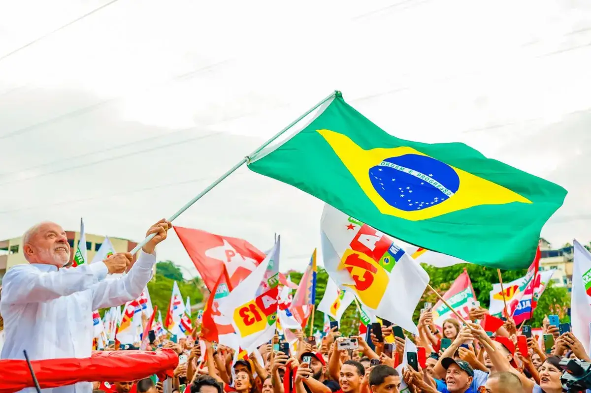 Um Brasil subserviente ou um Brasil soberano?