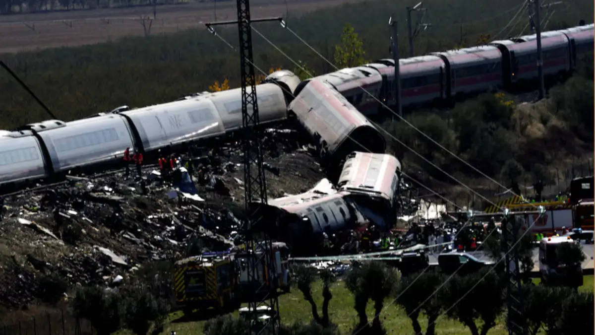 Governo confirma brasileira entre feridos em acidente de trem que deixou 69 mortos na Espanha